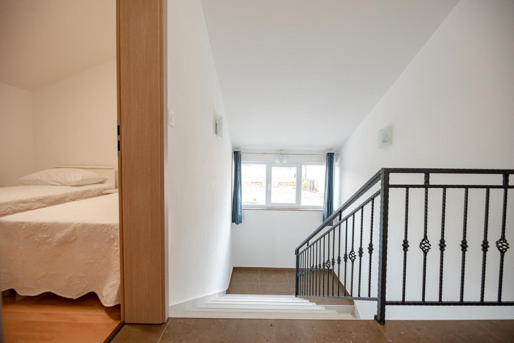 Olive Bridge Villa Maslenica Bagian luar foto