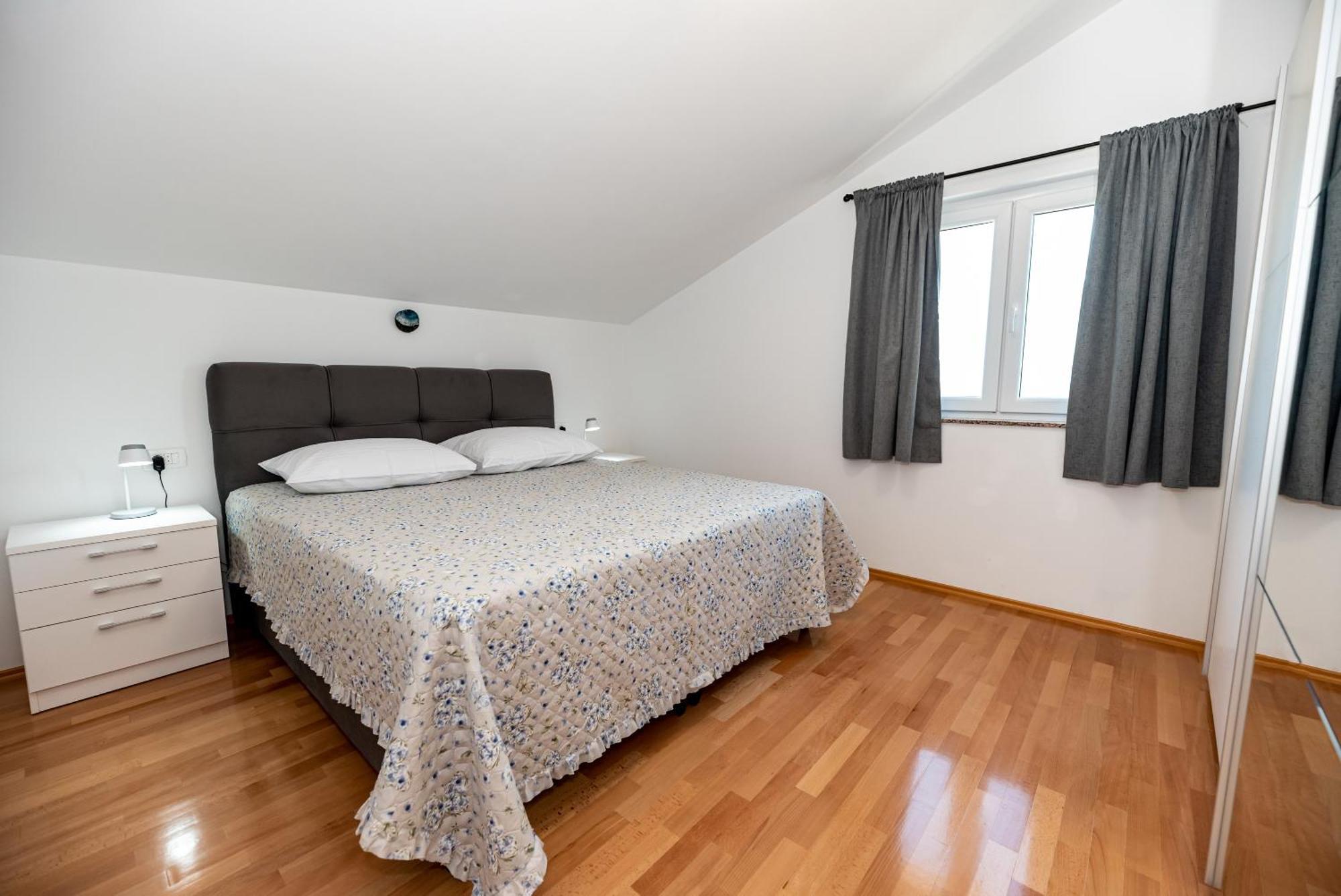 Olive Bridge Villa Maslenica Bagian luar foto